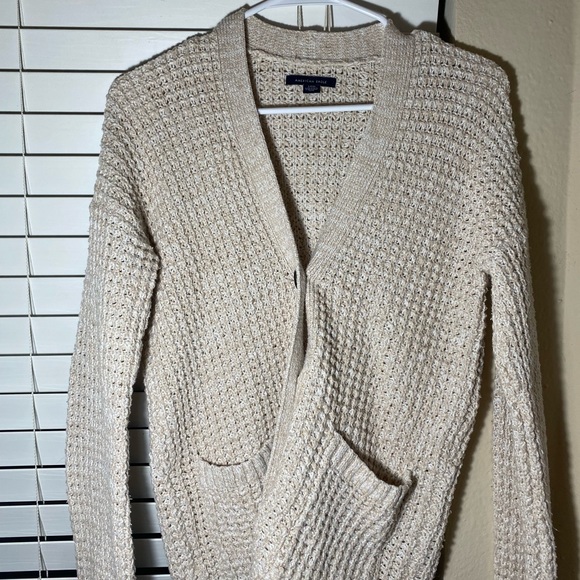 Cream cardigan from American Eagle - Picture 2 of 3